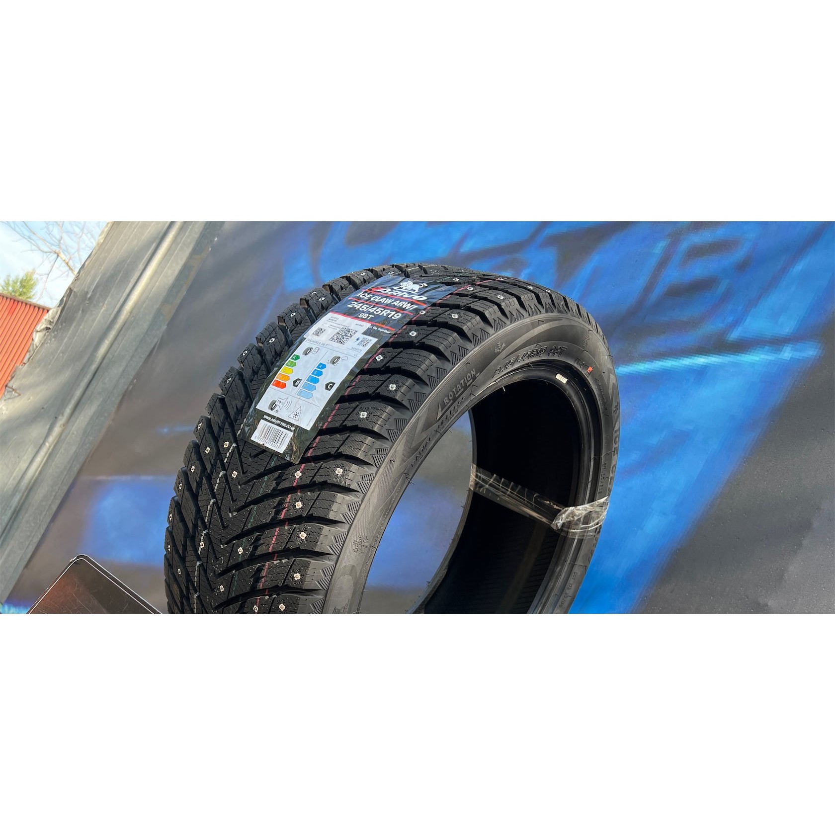 Arivo Ice Claw ARW7 275/40 R20 102T