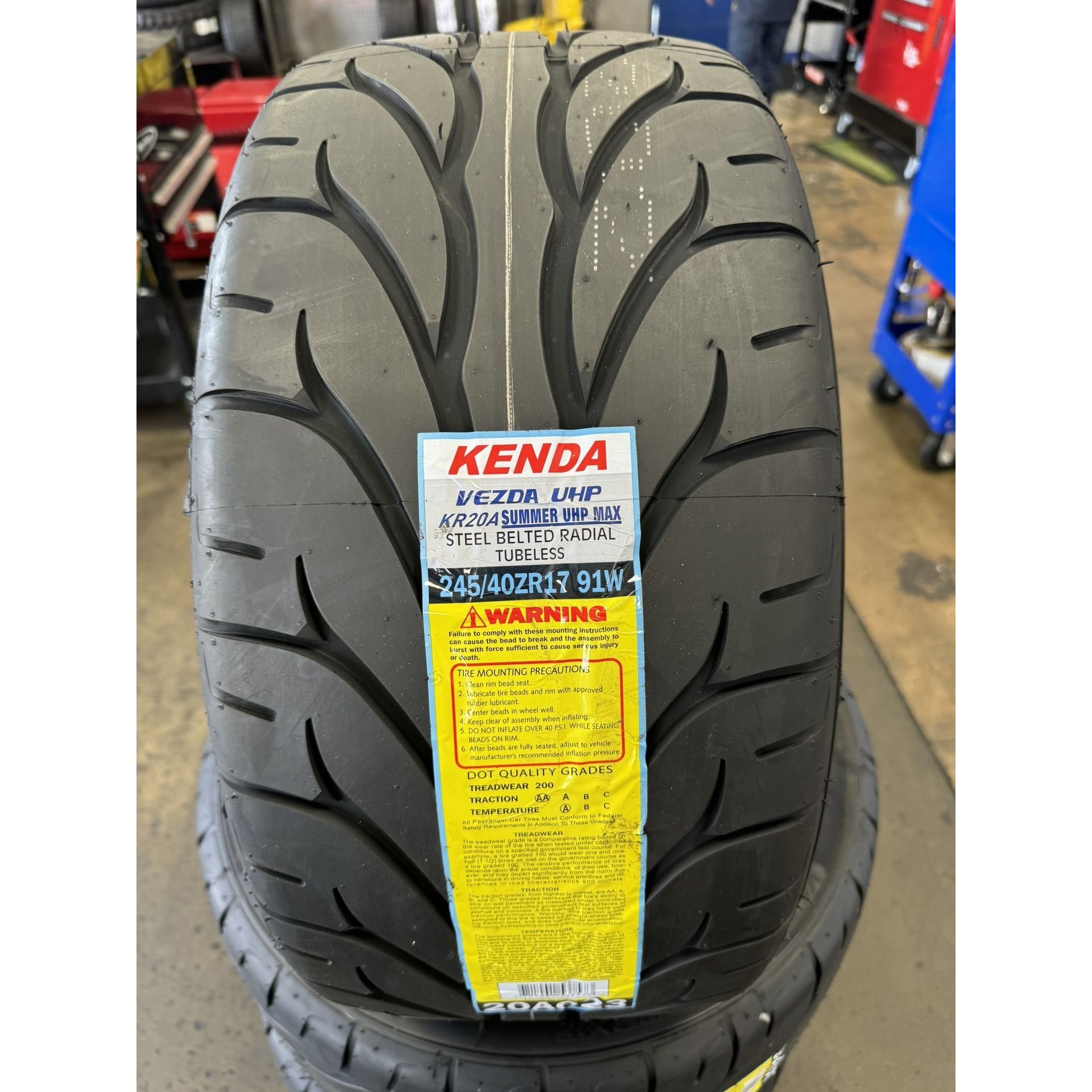 Kenda Vezda UHP Max Summer 255/35 R18 90W