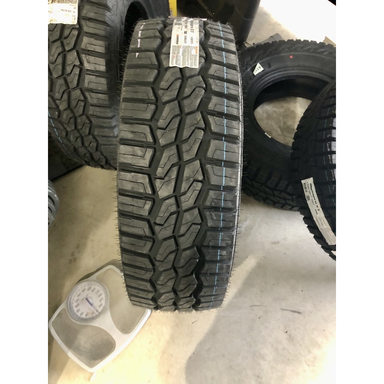 Hankook Dynapro XT 275/70 R18 125R