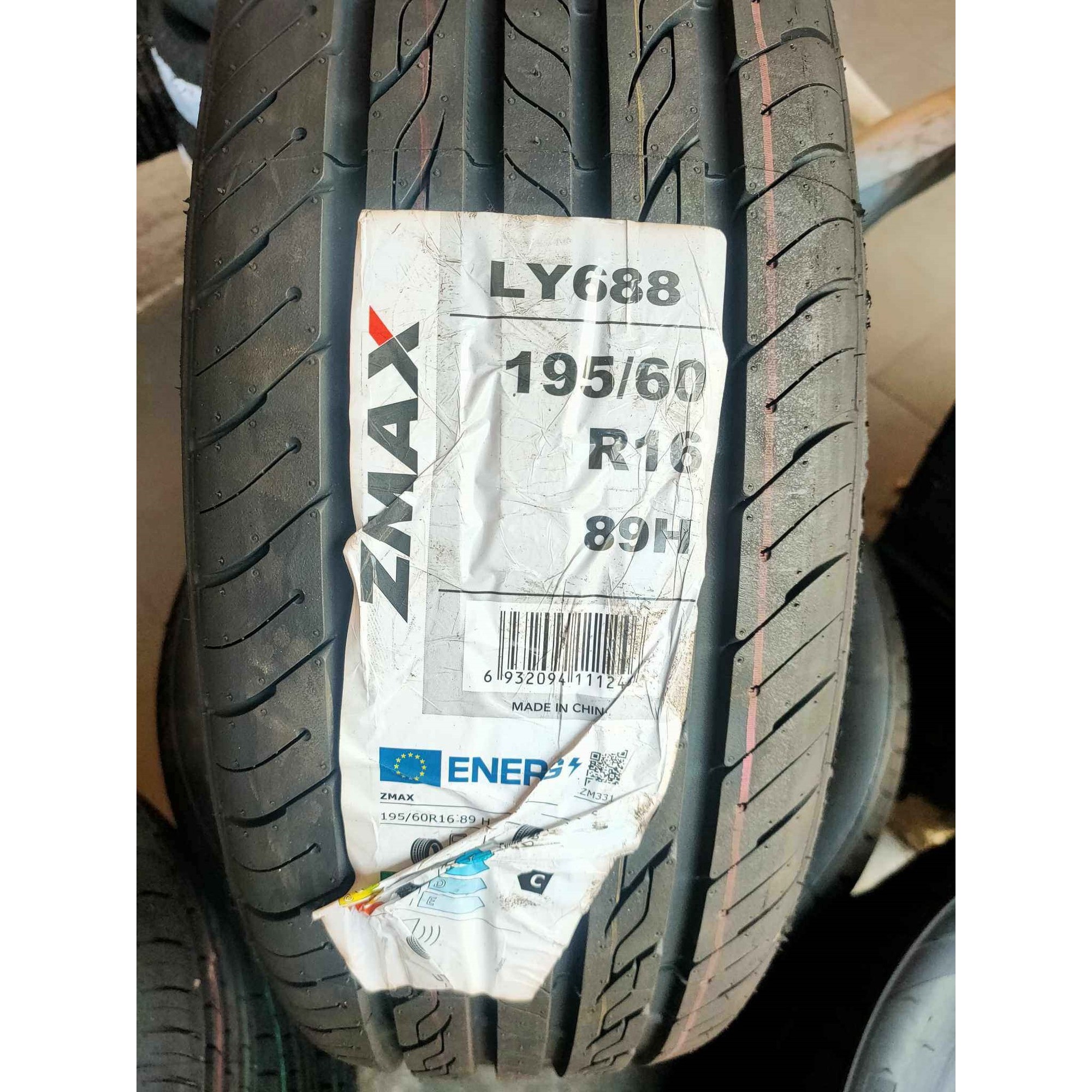 ZMAX LY688 235/65 R17 104H