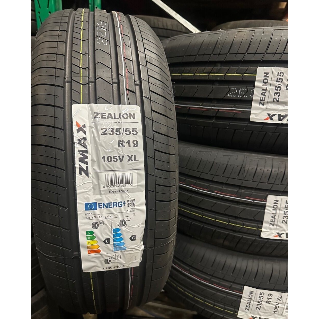 ZMAX Zealion 275/30 R20 97Y