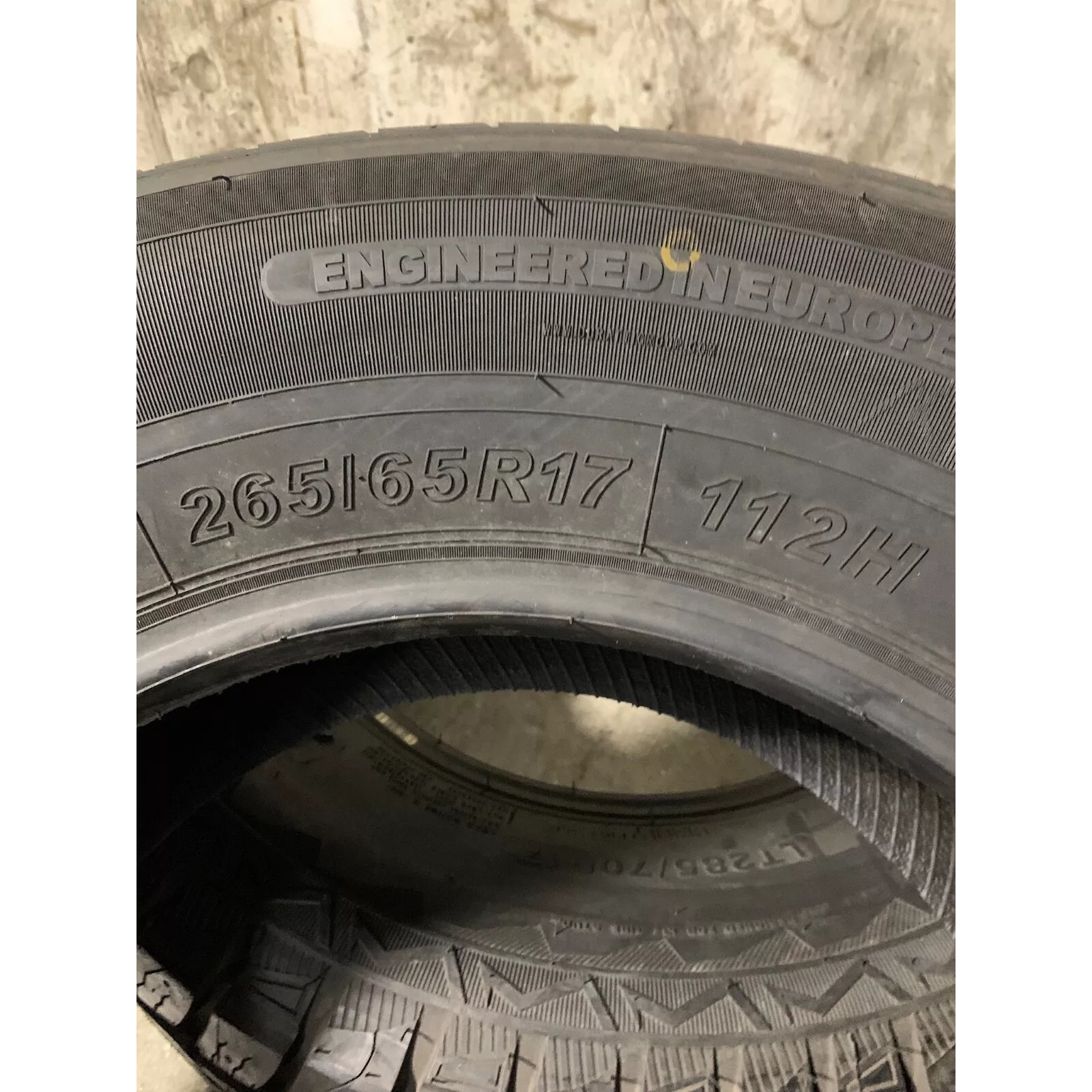 Rydanz Raleigh R06 235/60 R18 107V