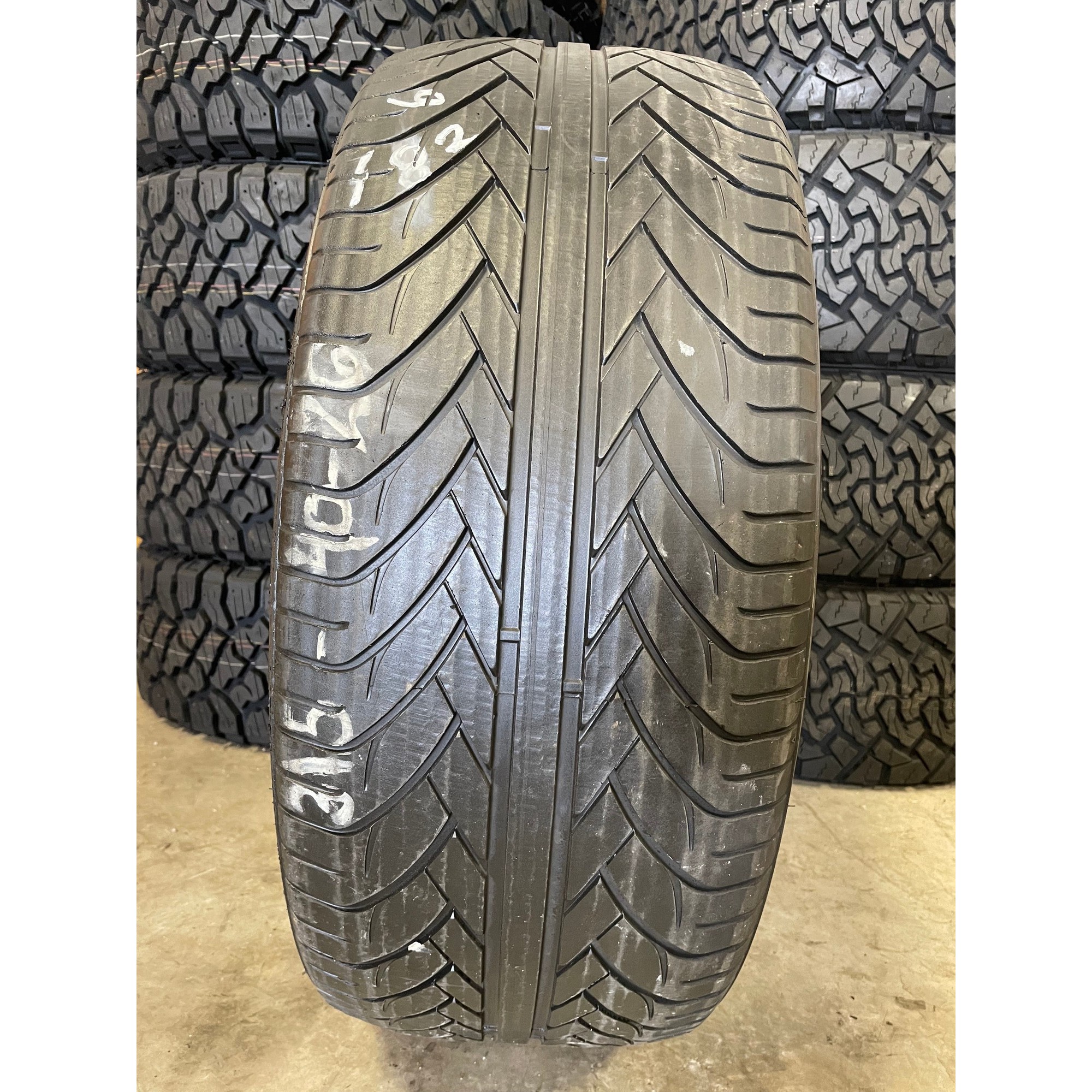 Lexani LX-Thirty 305/45 R22 118V