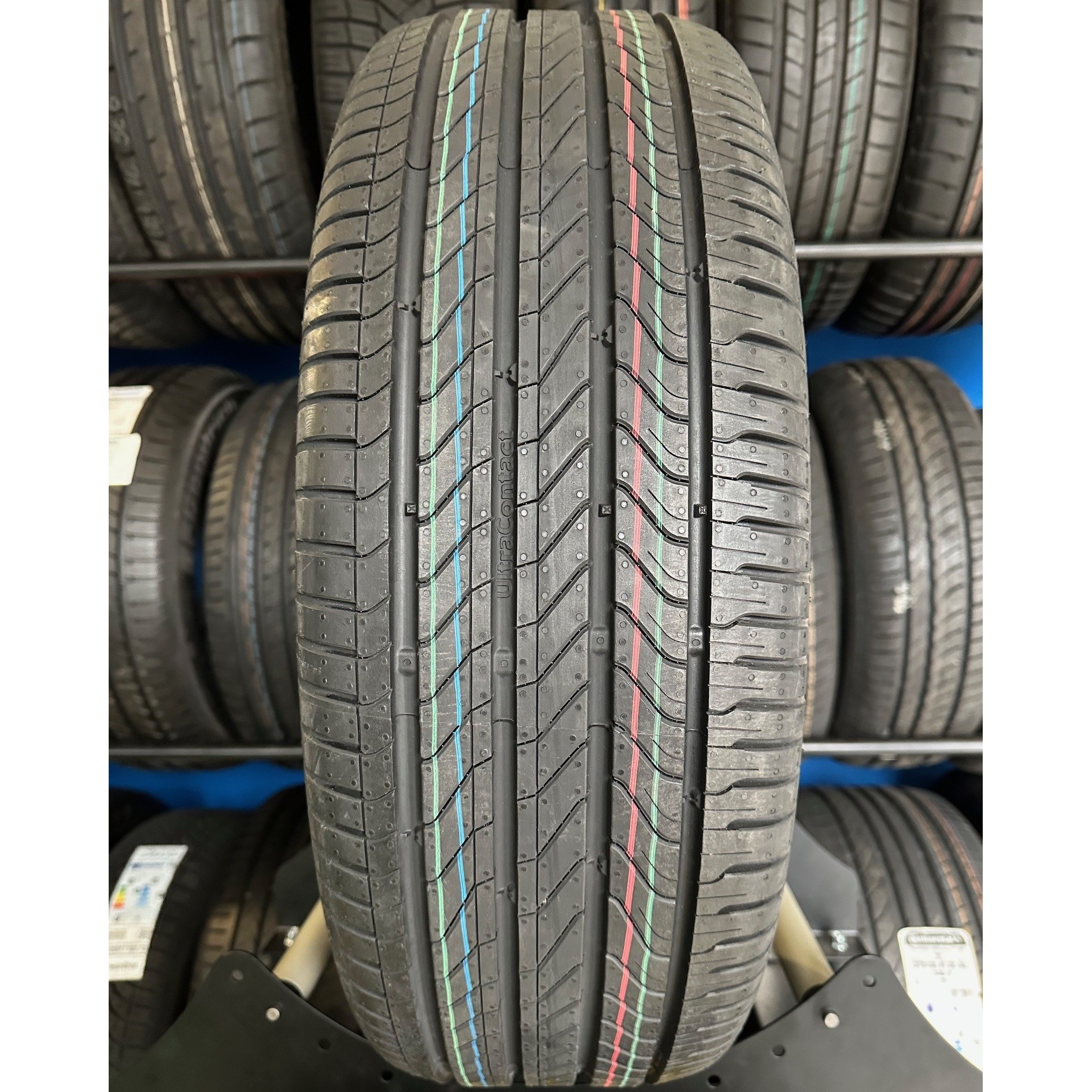 Continental UltraContact 255/40 R17 98Y