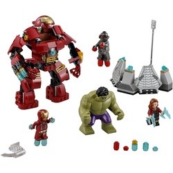 Lego The Hulk Buster Smash 76031