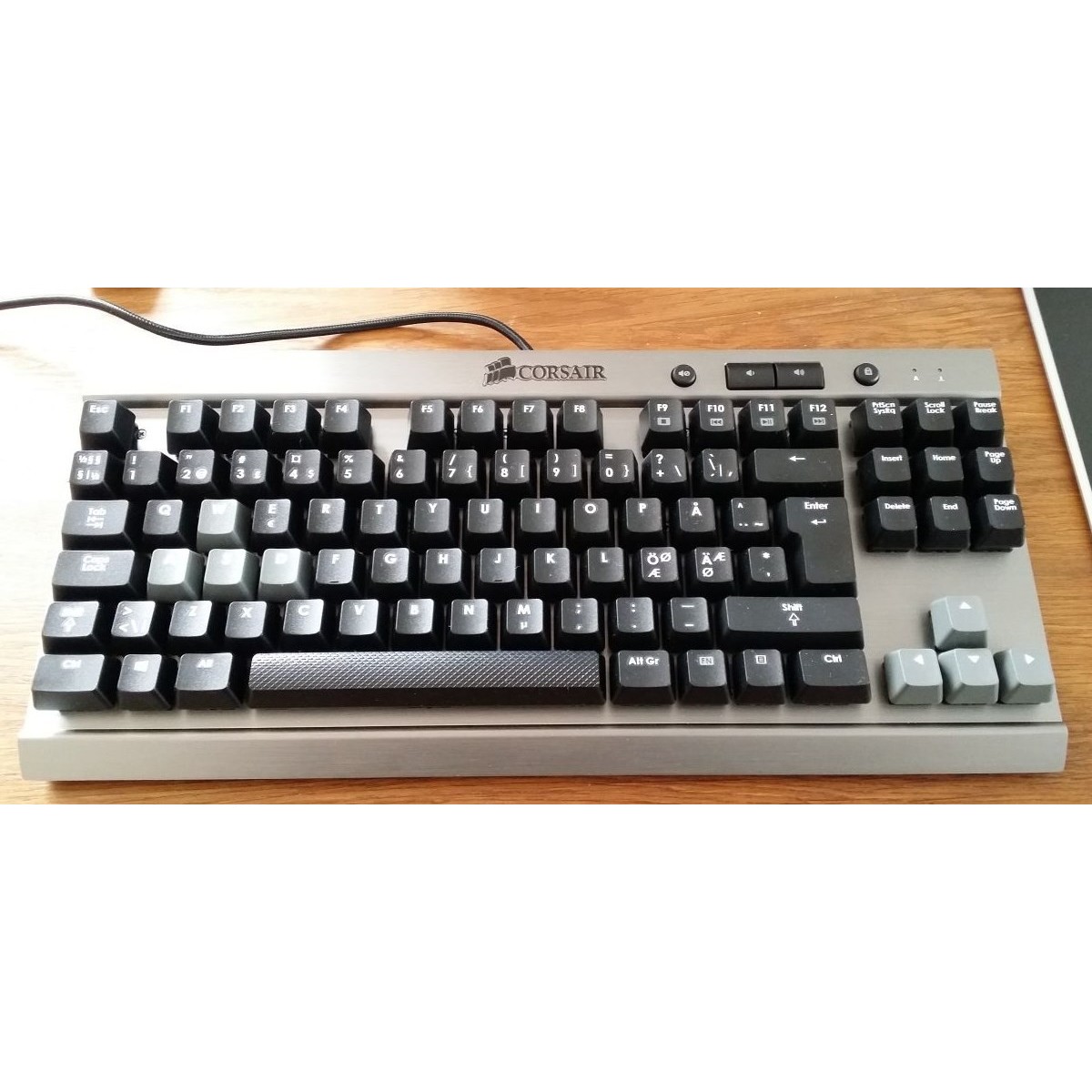 65 клавиатура. Клавиатура Corsair Vengeance k65. Corsair Tournament Keyboard k65. Клавиатура k700 Corsair. K65.