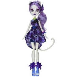 Monster High Gloom and Bloom Catrine DeMew CDC08