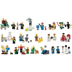 Lego Community Minifigure Set 9348