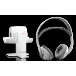 AKG K930