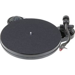 Pro-Ject RPM 1 Carbon/2M Red