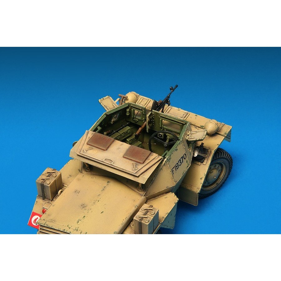 MiniArt Dingo Mk.Ib British Scout Car w/Crew (1:35)