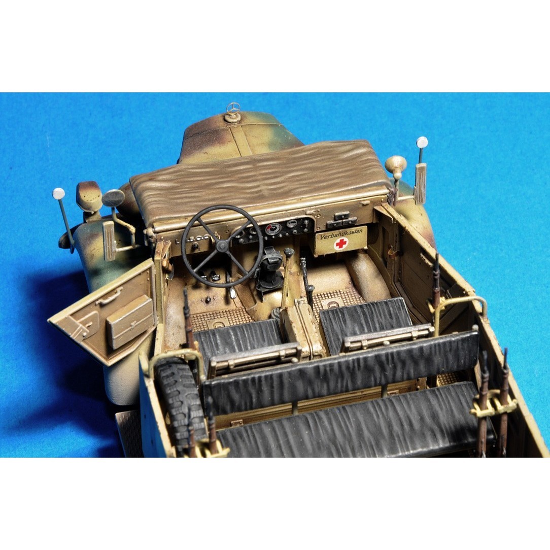 MiniArt Kfz.70 MB 1500A German 4x4 Car w/Crew (1:35)