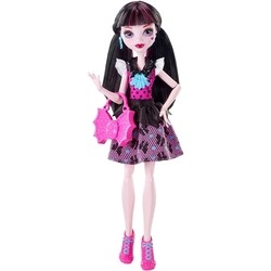 Monster High First Day of School Draculaura DNW98