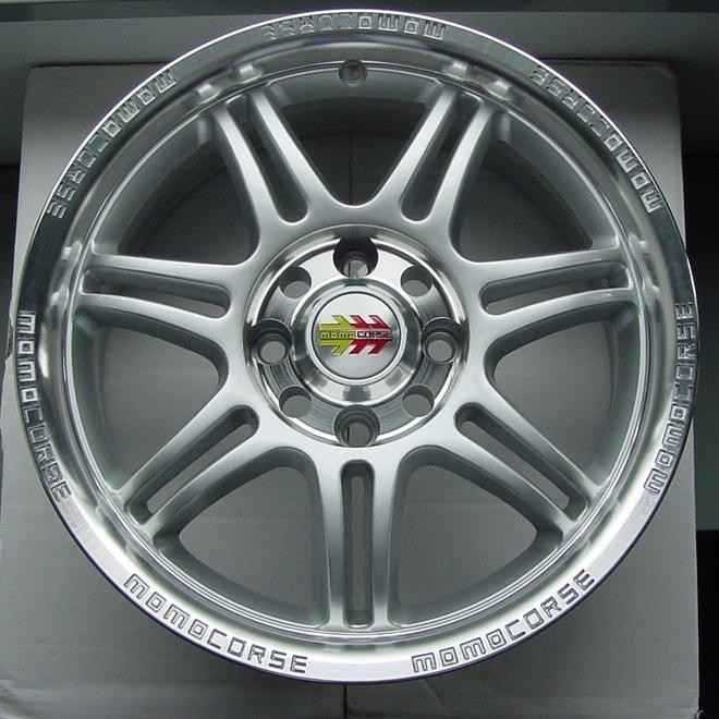 MOMO Corse 7,5x17/5x100 ET35 DIA72,3